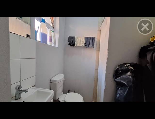 1 BEDROOM SECTIONAL TITLE FOR SALE IN KEMPTON PARK AH